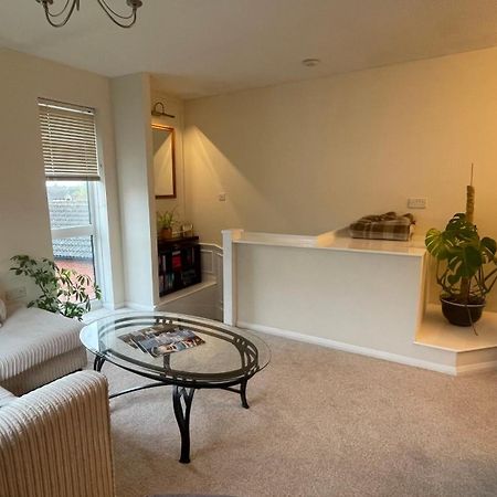 Entire Home With Private Entrance Earley Экстерьер фото